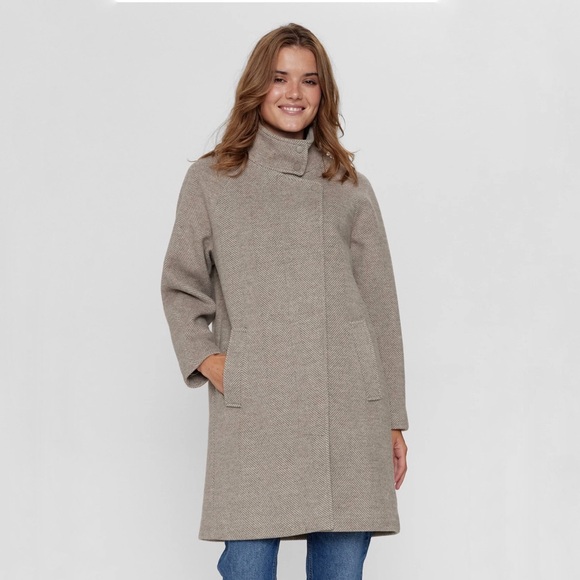 Gerard Darel Virgin Wool Cocoon Minimalistic Tan Coat size 10 - Picture 5 of 16